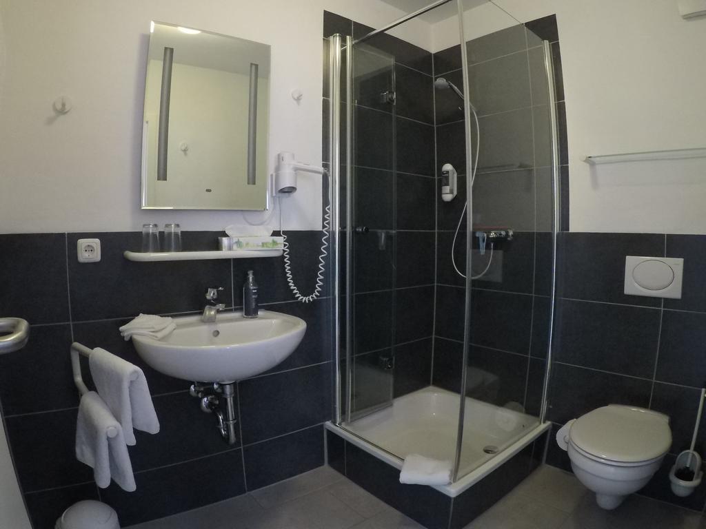Mainstockheim Pension Am Weinberg Bed & Breakfast מראה חיצוני תמונה